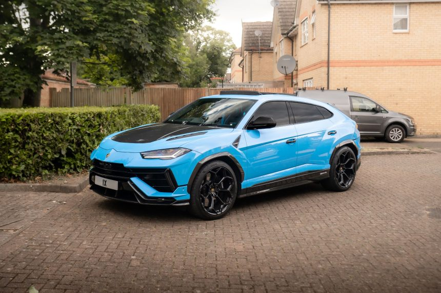 Lamborghini Urus Performante Blue